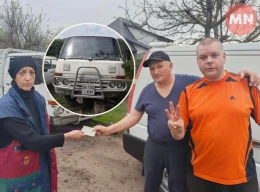 На Ніжинщині мама загиблого захисника Іллі Ренкаса передала авто на ЗСУ
