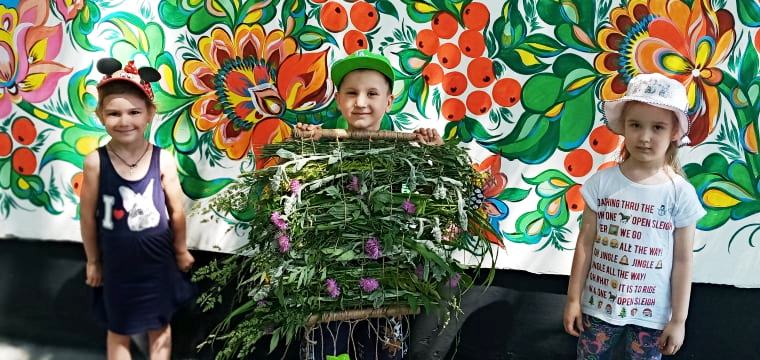 ДНЗ №13, дошкільнята, рослини, гобелен