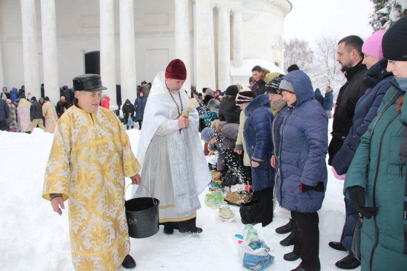 Миколаївський собор, освячення води