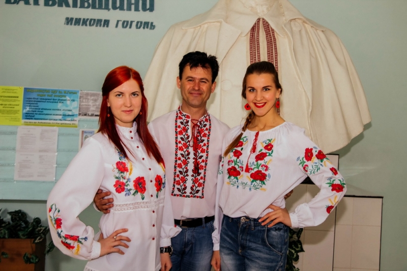 День вишиванки, день вишиванок, НДУ, вишиванка