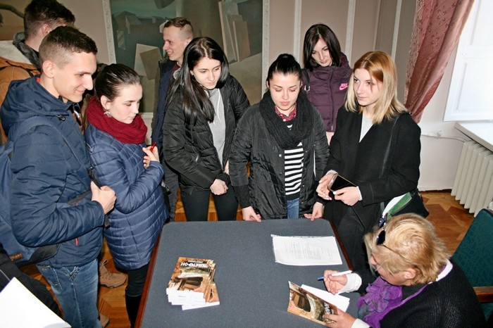 книга, греки, Валіда Будакіду, презентація