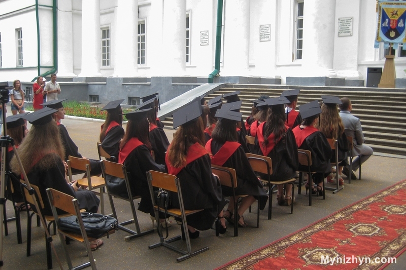 Випуск НДУ, НДУ, червоні дипломи
