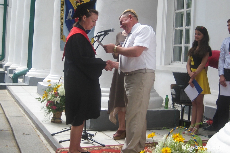 Випуск НДУ, НДУ, червоні дипломи