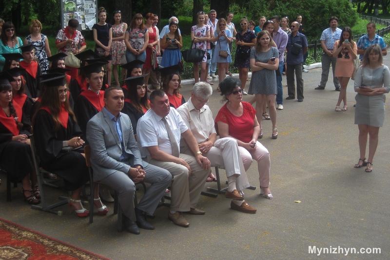 Випуск НДУ, НДУ, червоні дипломи