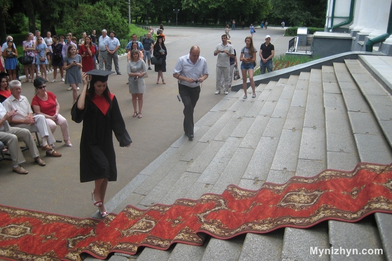 Випуск НДУ, НДУ, червоні дипломи
