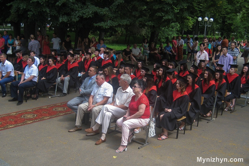 Випуск НДУ, НДУ, червоні дипломи