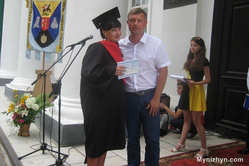 Випуск НДУ, НДУ, червоні дипломи