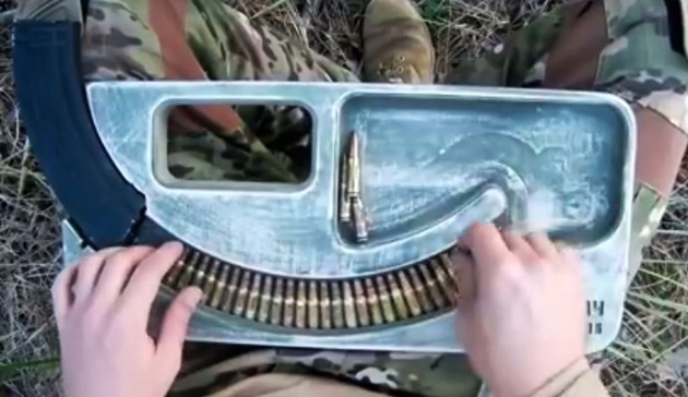 как зарядить автомат новости, видео украинский солдат заряжает автомат