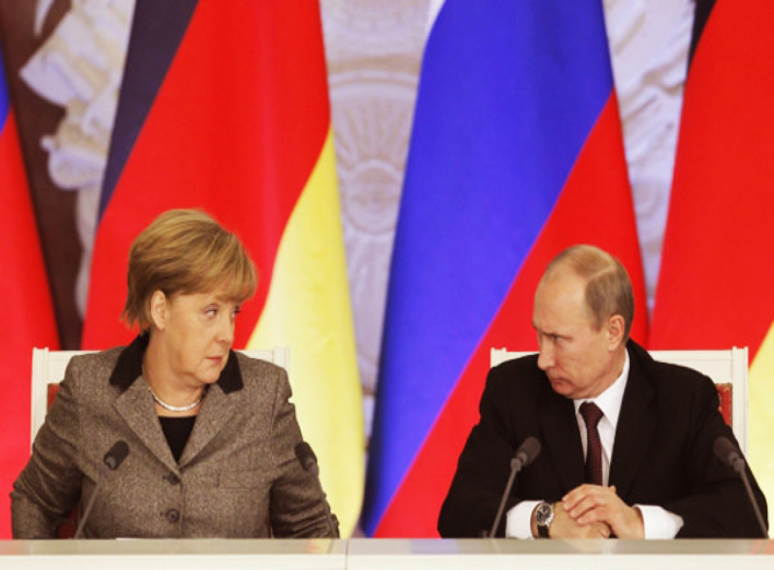 Пєсков розповів про що розмовляли Путін і Меркель