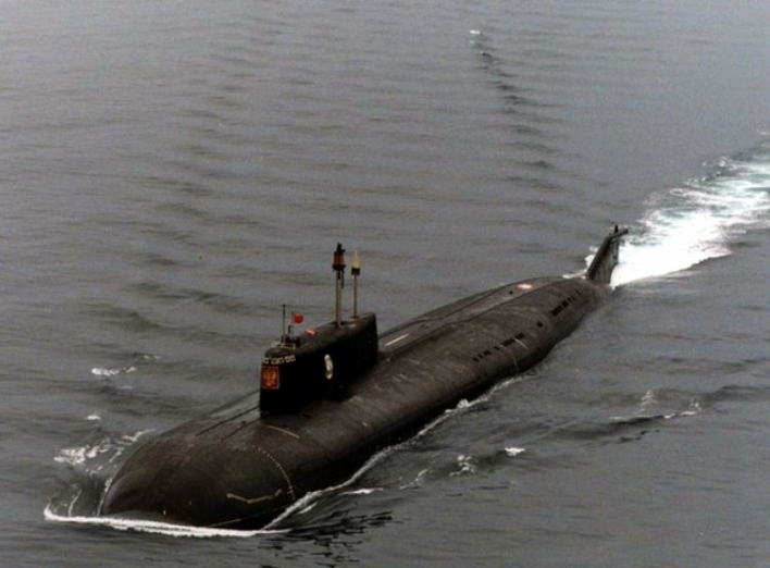 У територіальних водах Швеції тоне російський підводний човен