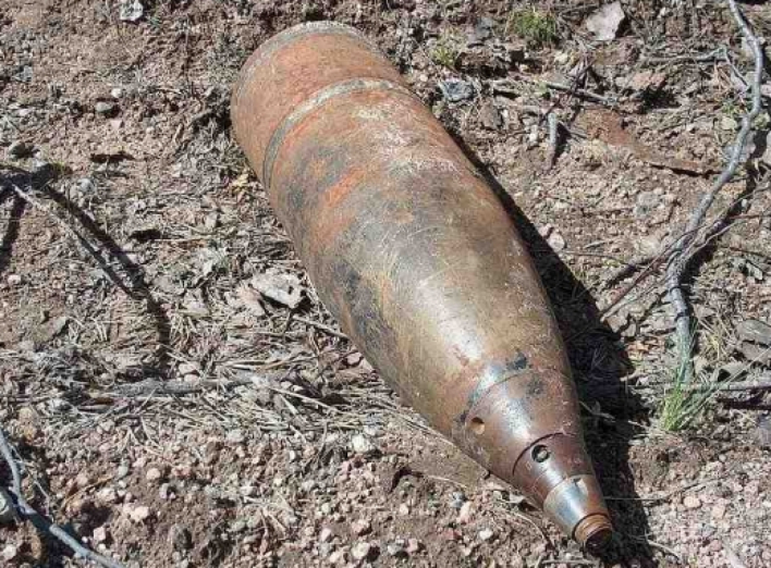 У Радгоспному знайшли артилерійський снаряд