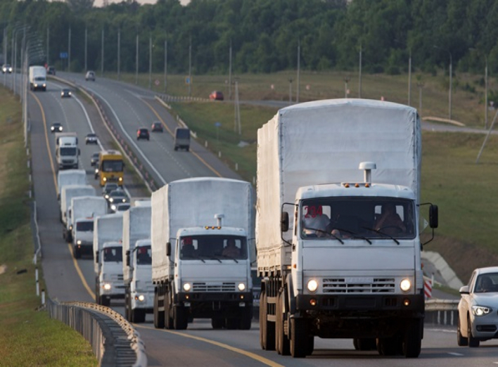 Більше ніж 100 автомобілів везуть "гуманітарну допомогу" на Донбас