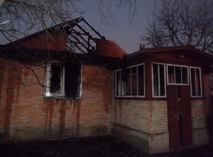 Під час ліквідації пожежі по вулиці Резниченка вогнеборці виявили тіло 22 річного чоловіка
