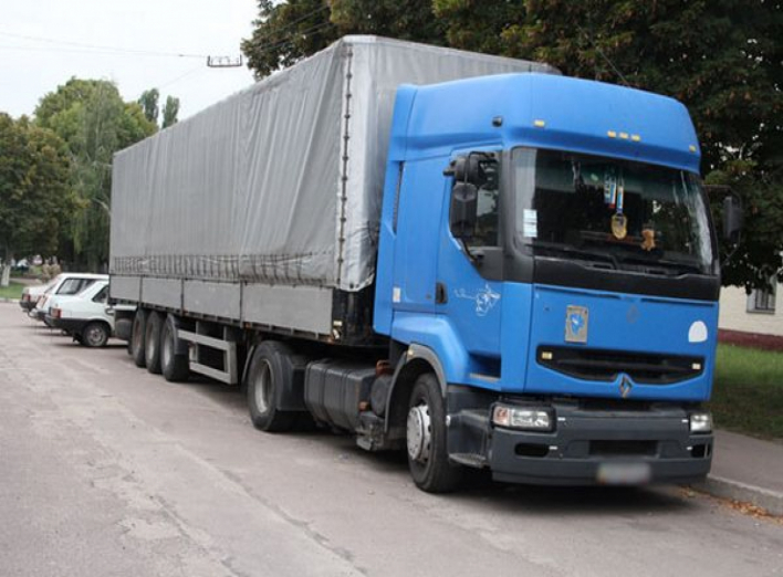 На Чернігівщині правоохоронці затримали  водія вантажівки, який незаконно перевозив спирт