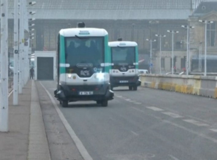 У Парижі запустили перші безпілотні автобуси 