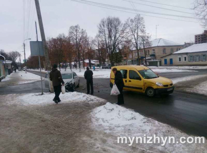 На перехресті Синяківської й Шевченка сталася ДТП