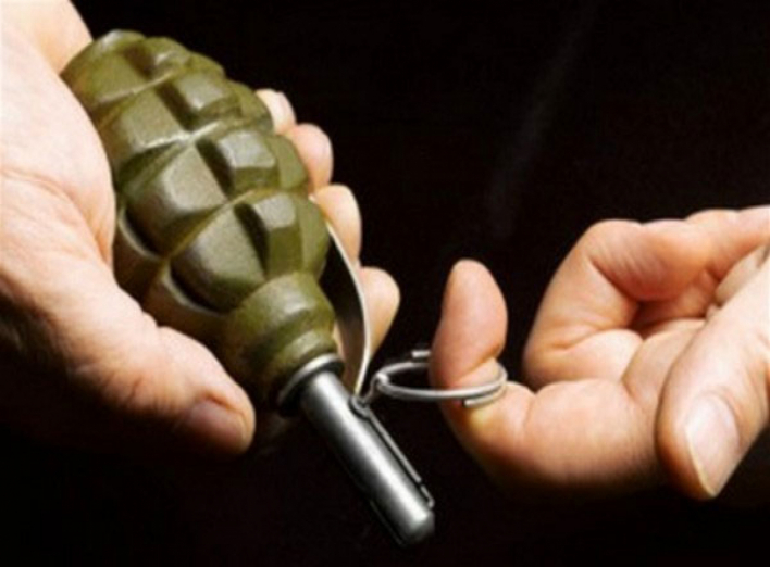 У Чернігові злочинець під час затримання кинув гранату в поліцейських