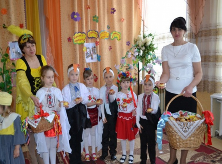 У дитсадку №9 відбулося свято «Птахи  повертаються  в Україну»