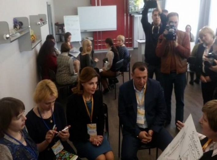 Пунктуальність по-президентськи: Марина Порошенко запізнилась на півтори години