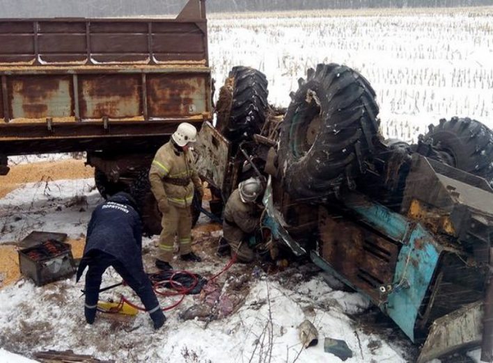 На Чернігівщині трактор з’їхав у кювет: водій загинув на місці
