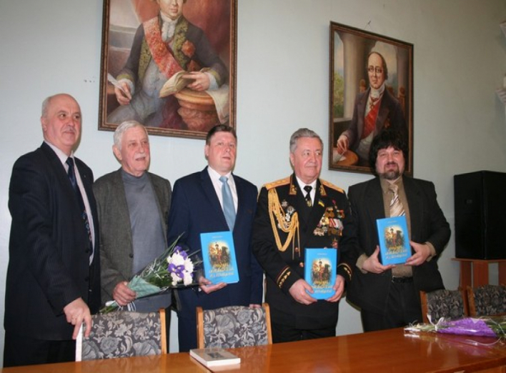 Український поет Леонід Горлач презентував свою книгу у Ніжині