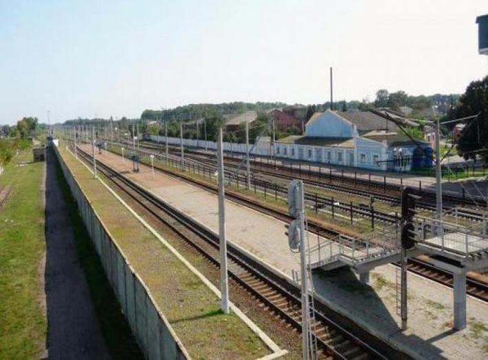 Сьгодні на вокзальному пішоходному мосту травмувався чоловік