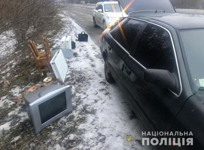 На Чернігівщині кримінальна поліція затримала групу серійних крадіїв