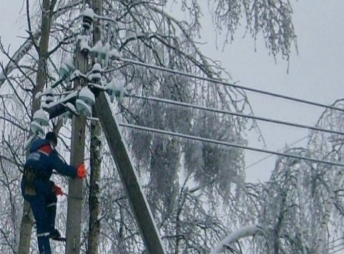 На Чернігівщині через негоду без світла залишилось 103 населених пункти
