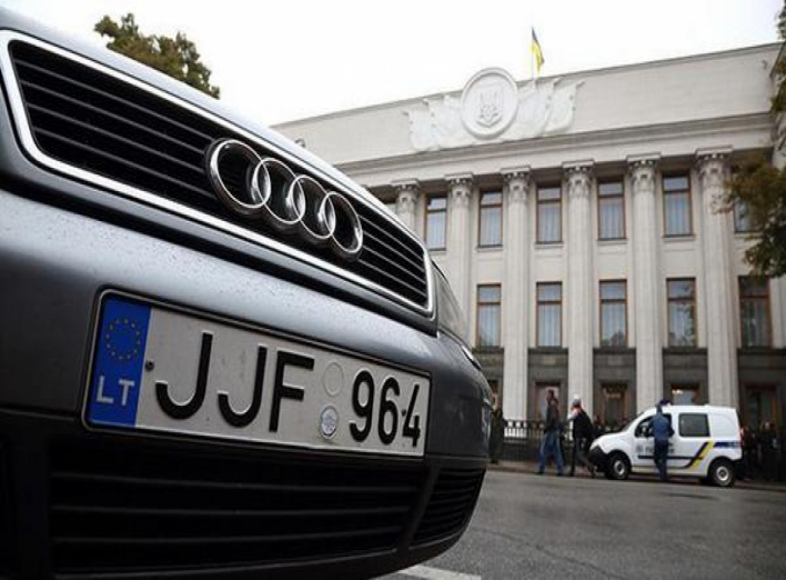 Де на Чернігівщині можна розмитнити авто на «єврономерах»