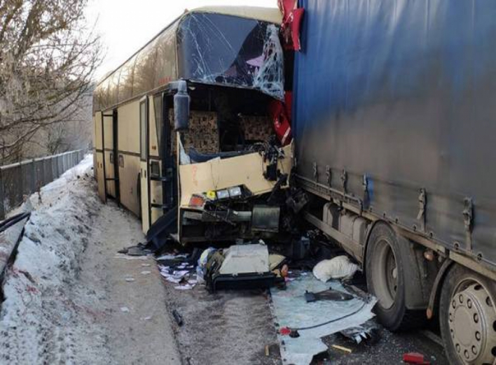 Жахлива ДТП на Чернігівщині: загинули обидва водії