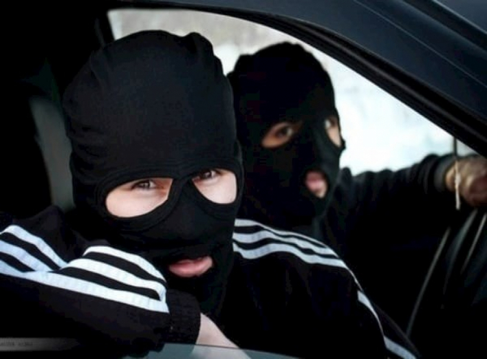  Гоп-стоп на трасі: на Чернігівщині грабіжники в масках пограбували водія фури