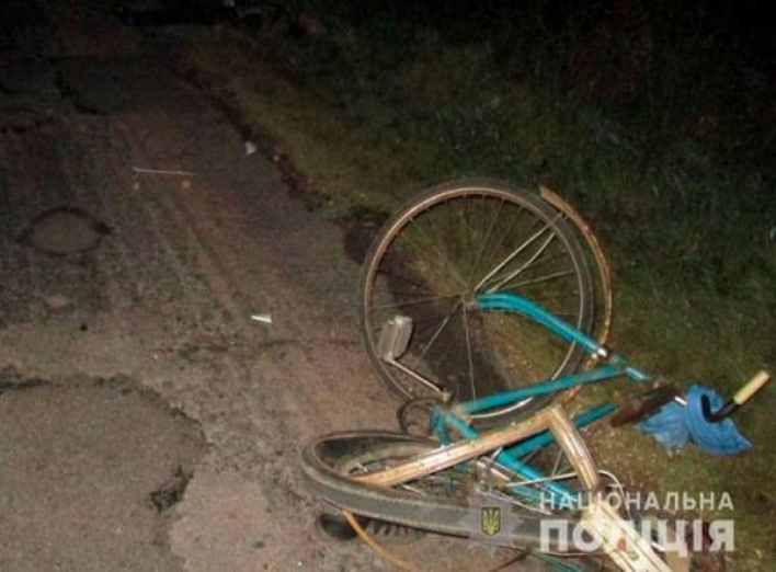 На Ніжинщині п'яний велосипедист потрапив під автобус