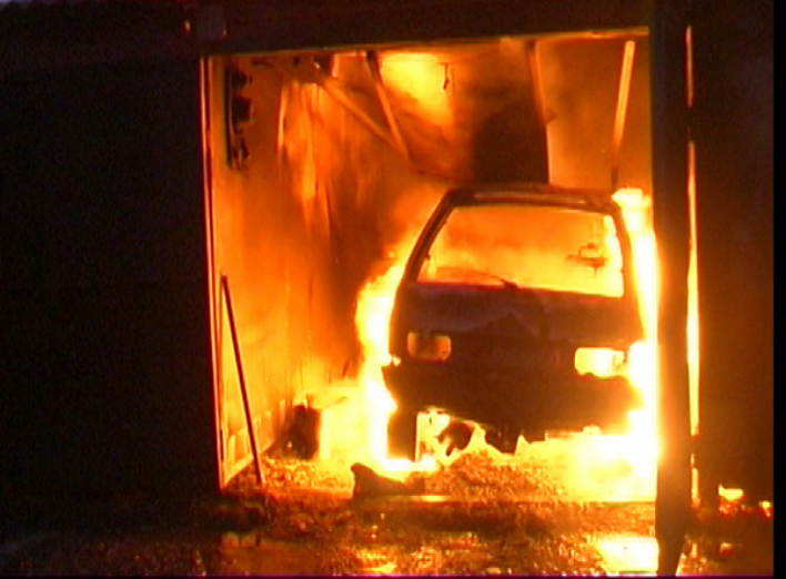 На Ніжинщині гараж згорів разом з авто