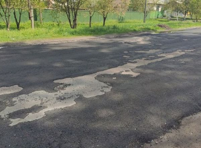 Що не так з ремонтом дороги по вулиці Космонавтів?