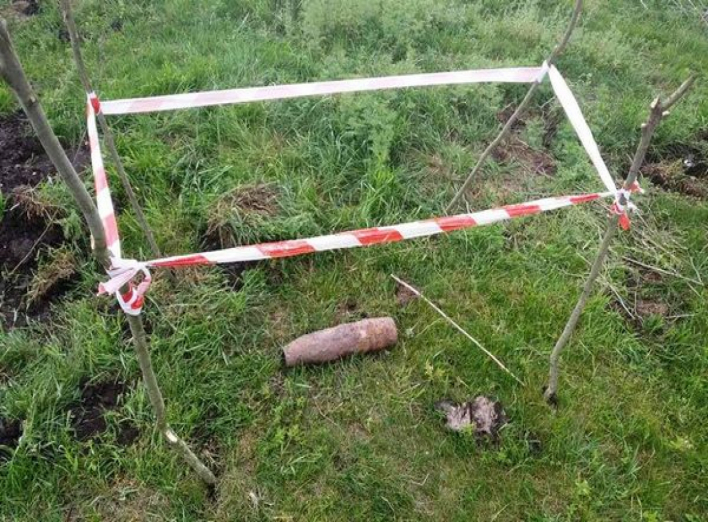 У селі на Ніжинщині виявили артилерійський снаряд
