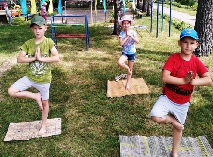 Наймолодші ніжинці долучилися до Міжнародного Дня йоги. Фото