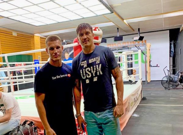 Ніжинський боксер знімається в промо-ролику з Олександром Усиком
