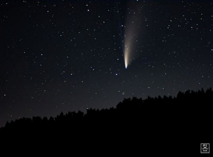 Ніжинець зафіксував політ комети за якою спостерігає весь світ. Фото