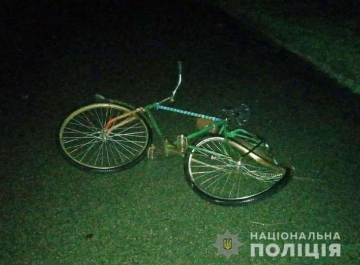 На Чернігівщині вантажівка збила двох велосипедисток: одна померла, інша в лікарні
