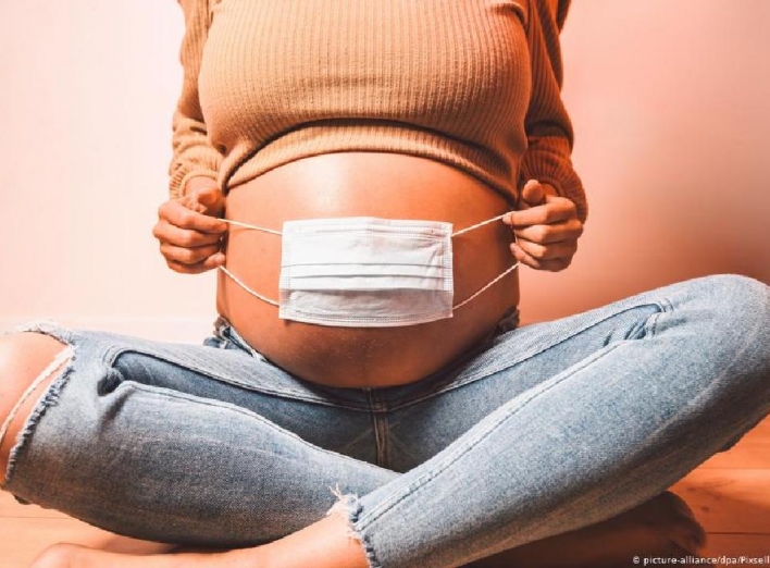В МОЗ розповіли, чи можна вагітним жінкам вакцинуватися від COVID фото