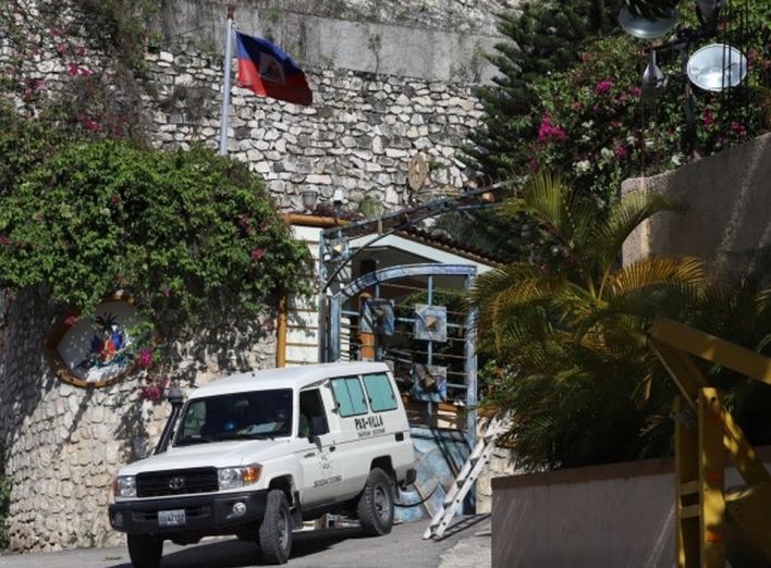 У країні військовий стан, аеропорт столиці не приймає рейси: ситуація на Гаїті за добу після вбивства президента фото