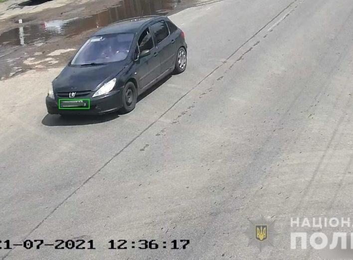 З автівки зникло понад 200 тисяч: на Чернігівщині обікрали торгового представника фото