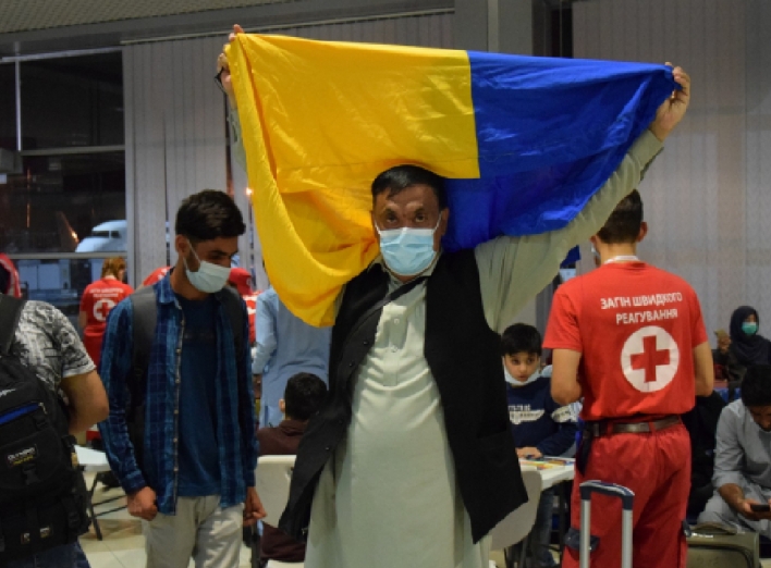 Про статус біженця попросили вже 65 афганців, яких евакуювала Україна фото