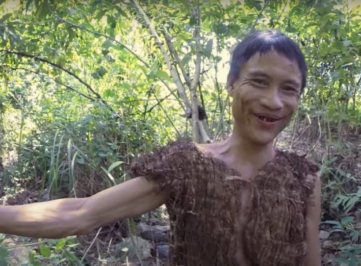 Згубили сучасне життя і алкоголь: у В'єтнамі помер "Тарзан", який прожив 40 років у джунглях фото