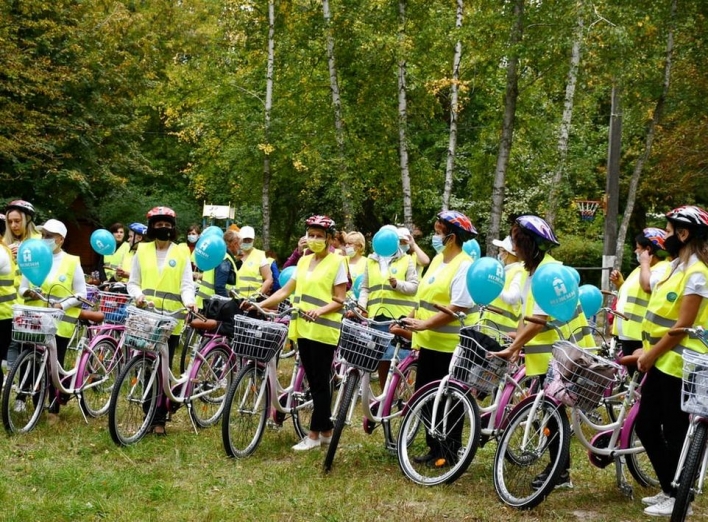 Мрія соцпрацівниць: Ніжинському терцентру подарували 65 велосипедів  фото