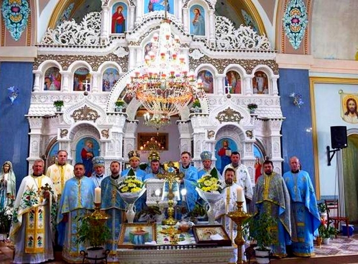 Восьме чудо України: на Тернопільщині є іконостас з 1,5 мільйонів бісеринок