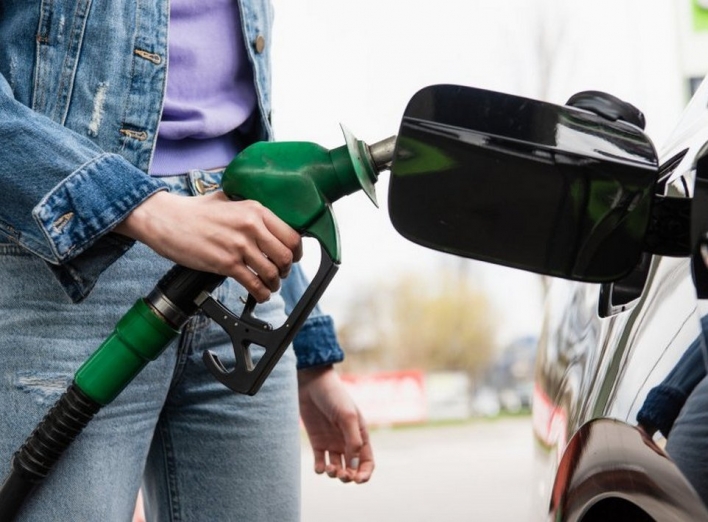 В Україні перерахували ціни на бензин: в яку ціну пальне? фото
