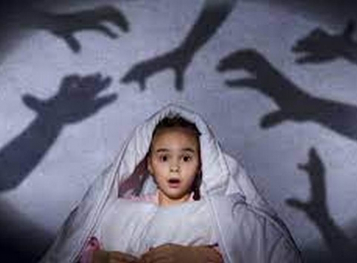  Чому діти бояться темряви і як їм допомогти перебороти цей страх? фото