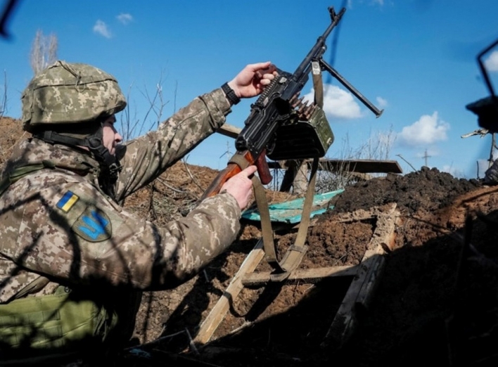 В Україні продовжили воєнний стан та мобілізацію: подробиці фото