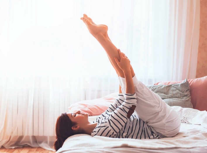 Виконання цих простих вправ перед сном допоможе вам заснути фото